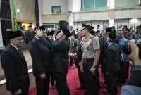 Gubernur Sumatera Selatan (Sumsel), H Herman Deru melantik Komisaris Utama PT Bank Pembangunan Daerah (BPD) Sumsel Babel, Komisaris PT Bank Perkreditan Rakyat Sumsel dan Komisaris PT Penjamin Kredit Daerah (Jamkrida) Sumsel, di Graha Bina Praja, Palembang, Jumat (3/1/20).