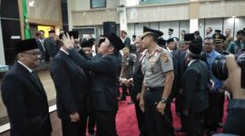 Gubernur Sumatera Selatan (Sumsel), H Herman Deru melantik Komisaris Utama PT Bank Pembangunan Daerah (BPD) Sumsel Babel, Komisaris PT Bank Perkreditan Rakyat Sumsel dan Komisaris PT Penjamin Kredit Daerah (Jamkrida) Sumsel, di Graha Bina Praja, Palembang, Jumat (3/1/20).