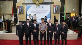 Gubernur Provinsi Sumatera Selatan (Sumsel) H Herman Deru melantik dengan resmi empat komisaris yakni Komisaris Utama PT Bank Pembangunan daerah Sumsel dan Bangka Belitung, Komisaris Utama PT Penjamin Kredit Daerah Sumsel, Komisaris Indipenden PT Penjamin Kredit Daerah Sumsel, dan Komisaris Indipendent PT BPR Sumsel, pelantikan yang dipusatkan di auditorium Bina Praja Pemprov Sumsel, Jumat (3/1/2020).