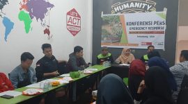 Aksi Cepat Tanggap (ACT) Sumsel turut berpartisipasi meringankan beban para korban dengan mengerahkan sepuluh relawan untuk membantu proses evakuasi, dan pelayanan kesehatan, serta mengirimkan sejumlah bantuan logistik seperti Paket Sembako, Kasur Lipat, Susu Formula untuk Bayi, Obat-obatan dan Perlengkapan Sekolah untuk anak-anak.