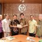 Ketua MPR RI, Bambang Soesatyo menerima kunjungan pengurus Perhimpunan Kebun Binatang Seluruh Indonesia (PKBSI), di Ruang Kerja Ketua MPR RI, Jakarta, Kamis (16/1/20).