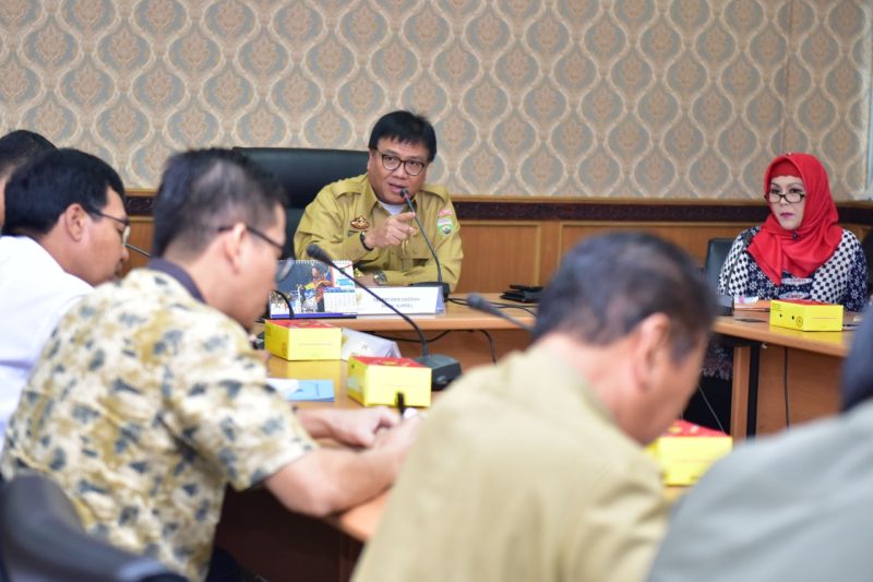 Sekda Sumsel H Nasrun Umar merekomendasikan kepada Pemprov Sumsel agar Dharma Wanita Persatuan (DWP) Sumsel tetap menjadi pengelola aset milik pemprov yakni gedung wanita sriwijaya yang berlokasi di jalan Rajawali.