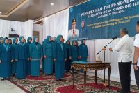 Bupati OKI, H Iskandar pada acara Pengukuhan TP PKK OKI Masa Bakti 2019-2024 serta Pelantikan & Pengukuhan TP PKK Kecamatan se-Kabupaten OKI Tahun 2020 di Pendopoan Kab. OKI, Rabu (22/01/2020)