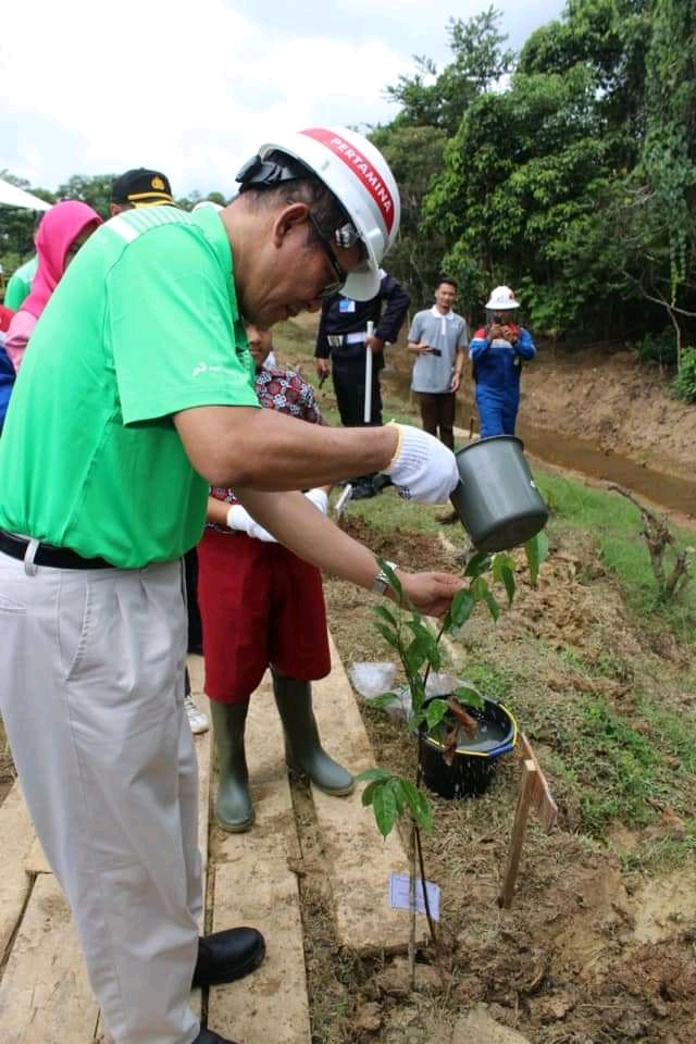 Bupati PALI , Ir H Heri Amalindo,MM mengajak menjaga lingkungan dari KSO benakat barat untuk di produksi dan di jaga , dengan simbolis 50 beberapa jenis pohon langka. Total penanaman pohon langka yang di tanam ada 1.500 pohon.