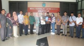 Sekretariat Dewan Perwakilan Rakyat Daerah Kabupaten Ogan Ilir menerima kunjungan Unsur Pimpinan dan Anggota Komisi I DPRD Kabupaten Sarolangun yang diterima Sekretaris DPRD Kab. Ogan Ilir Mukhsinah melalui Kepala Bagian Humas & Protokol Sekretariat DPRD Yuniarti didampingi Kasubag Protokol Hj Saadah AN.