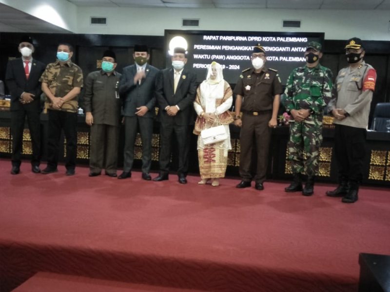 Prosesi pengangkatan pengganti antar waktu (PAW) Lailata Ridha SH sebagai anggota DPRD secara resmi diselenggarakan melalui rapat paripurna DPRD Kota Palembang, Senin (30/11/2020). 