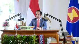 Presiden Jokowi didampingi Seskab Pramono Anung dan Menlu Retno Marsudi mengikuti KTT ASEAN-Australia secara virtual dari Istana Kepresidenan Bogor, Sabtu (14/11).