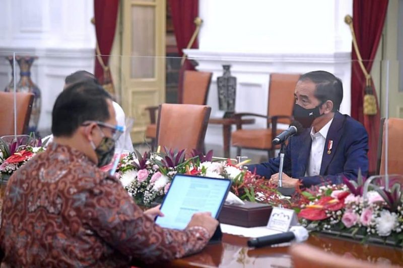 Presiden Joko Widodo pada Rabu, 11 November 2020, menerima pimpinan dan anggota Badan Pemeriksa Keuangan Republik Indonesia (BPK RI) di Istana Merdeka, Jakarta. 
