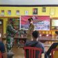 Koramil 1207-09/Kubu melaksanakan aksi bagi-bagi masker bersama relawan, Kamis, (12/11/2020). 