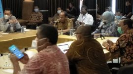 Forum meeting pemerintah provinsi Sumatera Selatan dan Jawa Timur (Sumsel-Jatim) dalam sinergitas kerjasama Badan Usaha Milik Daerah (BUMD) diselenggarakan di ruang Rapat Hotel Swarna Dwipa, Selasa (01/12/2020). 