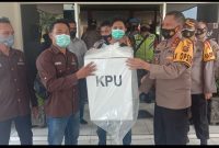 Kapolda Sumsel, Irjen Pol Prof Dr Eko Indra Heri S MM melakukan peninjauan lokasi gudang Logistik PPK Muara Lakitan, selanjutnya logistik akan disalurkan di Jalur Tengah Kecamatan Muara Lakitan, Kabupaten Mura, Selasa (8/12/2020).