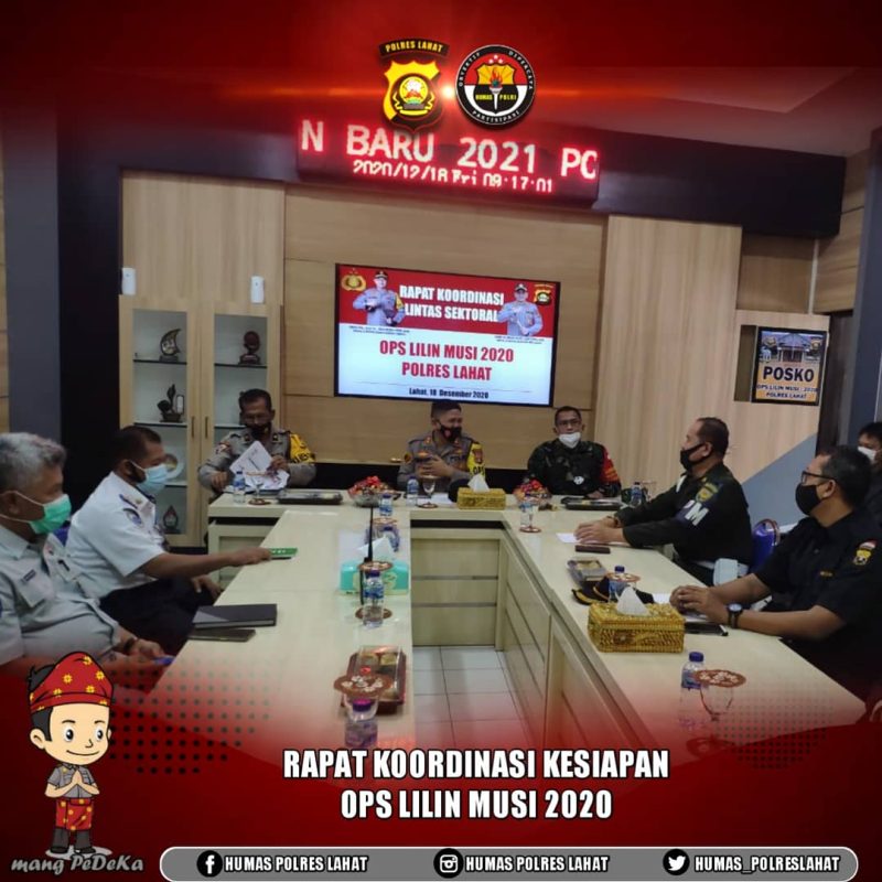 Kapolres Lahat AKBP Ahmad Gusti Hartono SIK memimpin rapat koordinasi lintas sektoral dalam rangka Operasi Lilin Musi 2020 bertempat di ruang Rudal Ops Mapolres Lahat, Jumat (18/12/2020).