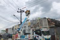 PLN tengah melakukan pemeliharaan terhadap utilitas listrik (Gambar Istimewa) 