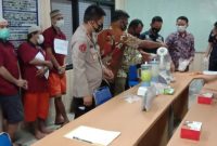 Direktorat Reserse Narkoba Kepolisian Daerah Sumatera Selatan (Ditresnarkoba Polda Sumsel) melakukan pemusnahan barang bukti ribuan gram Narkotika jenis Shabu dan ratusan Pil Ekstasi, Jumat (4/12/2020). 
