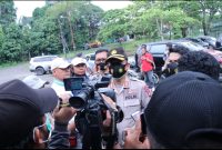 Kasubid Penerangan Masyarakat (Penmas) AKBP Iraliansah SH saat diwawancarai