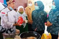 Ikatan Pengusaha Muslimah Indonesia (IPEMI) dalam misinya berkeinginan bersama sama meningkatkan Usaha Mikro Kecil dan Menengah (UMKM) dalam masa pandemi COVID-19 di kota Prabumulih khususnya di bidang kuliner.