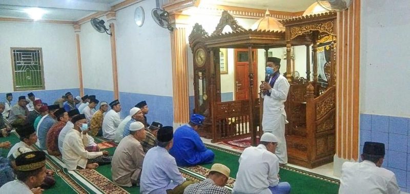 Camat Mursal Galakan Subuh Berjamaah