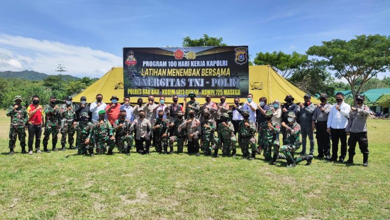 Kipan A Yonif Woroagi dan Polres Bau Bau Latihan Bersama