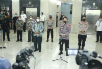 Kapolri Jenderal Listyo Sigit Prabowo berkunjung ke Mahkamah Agung (MA) untuk menemui Ketua MA Muhammad Syarifuddin. Sebagai sesama Aparat Penegak Hukum (APH) banyak hal yang dibicarakan dan didiskusikan dalam pertemuan itu.