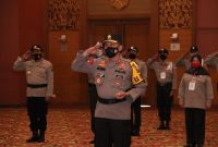 Kapolda Sumsel Irjen Pol Prof Dr Eko Indra Heri S MM mengikuti upacara secara virtual peringatan HUT Satpam ke 40 tahun 2021 di Ballroom Hotel Aryaduta Palembang, Selasa (02/02).