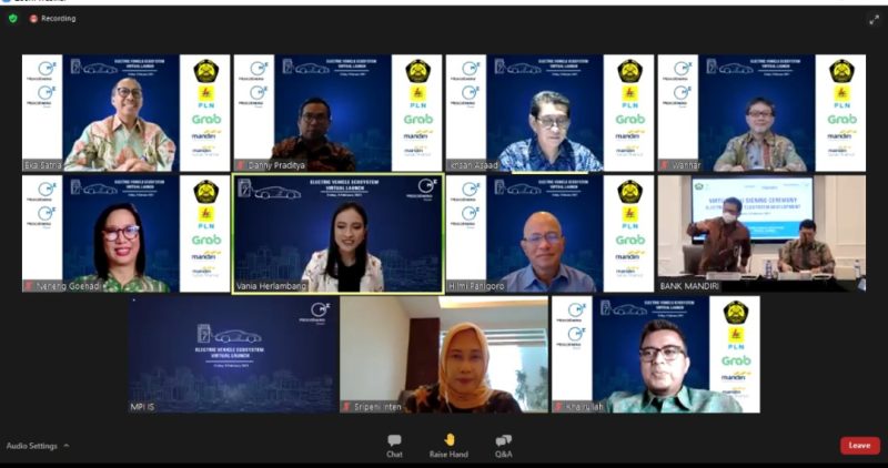 PLN siap berkolaborasi bersama berbagai pihak guna mendukung tumbuhnya ekosistem kendaraan listrik di Indonesia, khususnya dalam penyediaan infrastruktur pengisian tenaga listrik untuk kendaraan berbasis baterai.