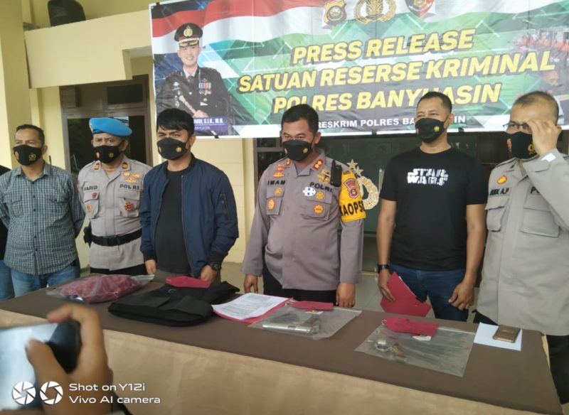 Kapolres Banyuasin AKBP Imam Tarmudi SIK bersama Kasat Reskrim menggelar jumpa pers kasus tindak pidana kriminal, Rabu (4/2/2021)
