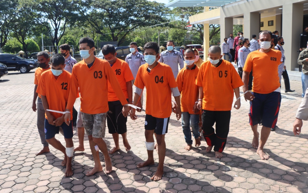 Para tersangka Jaringan Narkotika Internasional yang berhasil diungkap dan tangkap oleh Polda Aceh