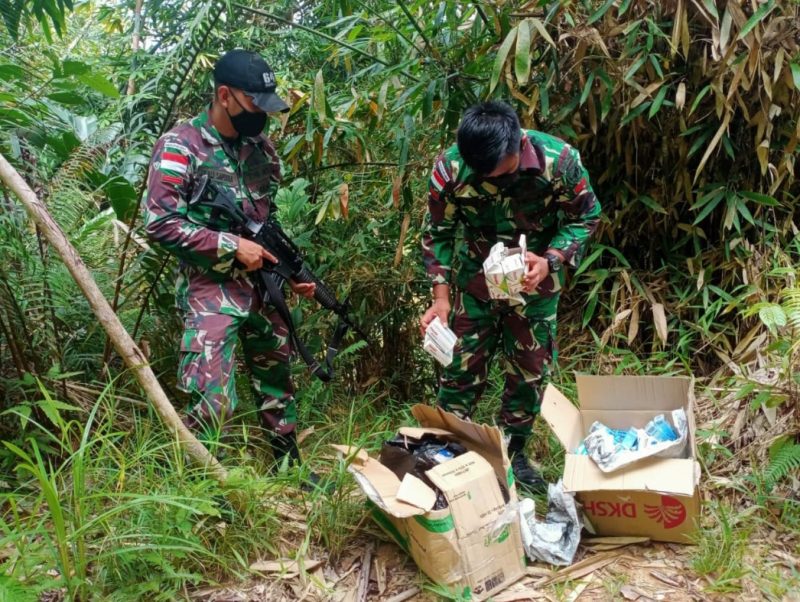 Satgas Pamtas Yonif 642/KapuasAmankan Berbagai Obat Ilegal Asal Malaysia