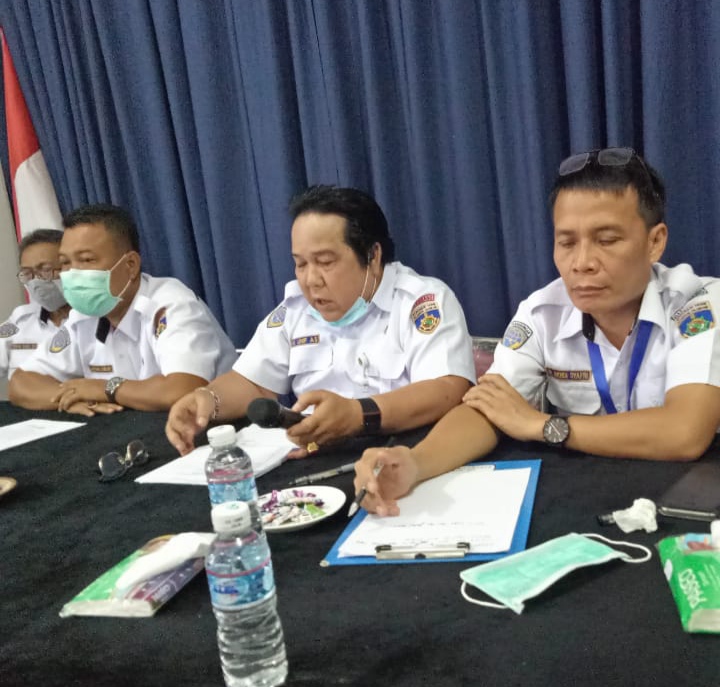 Rapat interen anggota Primer Koperasi TKBM Pelabuhan Palembang yang dihadiri Kepala Regu Kerja (KRK) I dan II, para pekerja diminta untuk lebih profesional mengelola pekerjaan di pelabuhan.