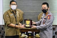 Pertemuan Kapolri Jenderal Listyo Sigit Prabowo dengan Menteri Pariwisata dan Ekonomi Kreatif Sandiaga Uno membahas bagaimana menguatkan kembali 5 destinasi super prioritas yang ada di Indonesia usai terdampak pandemi COVID-19 ini. 
