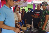 Hari kelima pelaksanaan Tentara Manunggal Membangun Desa (TMMD) ke 110 Kodim 0418 kota Palembang, di kampung Jawi, Satgas TMMD menggelar demo memasak gunakan kompor listrik.