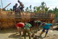 Satgas TMMD Kodim 0418 Palembang Kebut Pengerjaan Jembatan