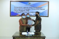 Penyerahan Laporan Hasil Pemeriksaan (LHP) yang berlangsung hampir satu bulan  itu disampaikan oleh, Kepala BPK RI Perwakilan Sumsel, Harry Purwaka CSFA diwakili Kepala Sub Auditorat Sumsel  II Teguh Prasetyo, kepada Walikota Prabumulih, Ir H Ridho Yahya MM, di Gedung Perwakilan BPK RI Sumatera Selatan di Jalan Demang Lebar Daun Kota Palembang, Senin (08/03/2021).