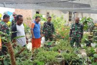Dandim mendatangi lokasi kebun milik warga yang ada di Kampung Sungai Jawi RT 26 RW 07 Kelurahan Sungai Selincah Kecamatan Kalidoni Palembang.