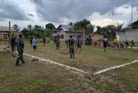 Ajang silaturahmi antara Satgas TMMD dan warga kampung Jawi di akhir pekan ini dengan olahraga bersama yakni pertandingan bola voli.