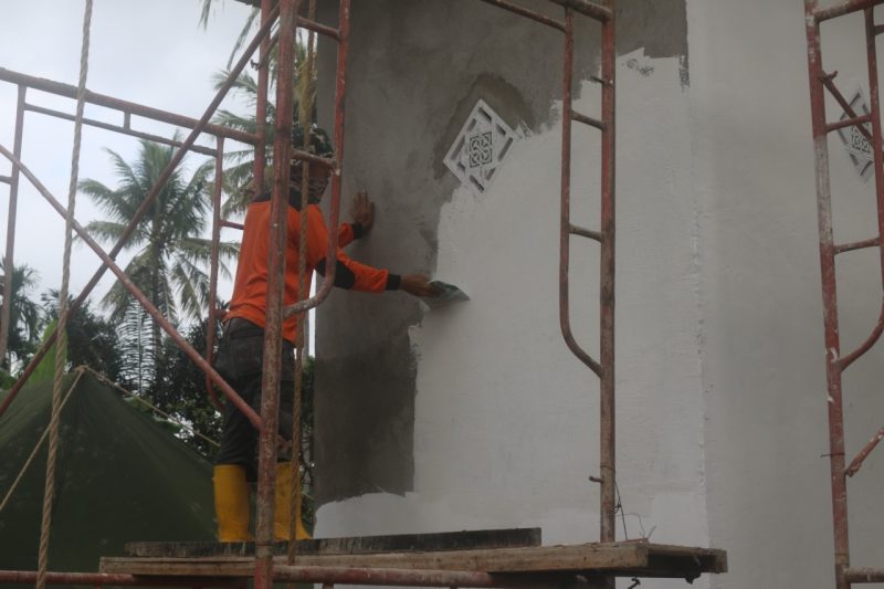 Pembangunan Menara Masjid, Satgas TMMD Plamir Tingkat Dua