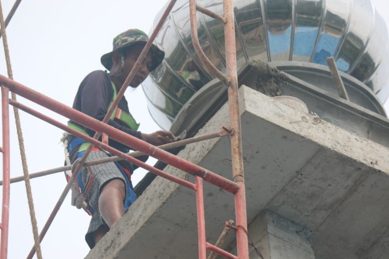 Satgas TMMD Maksimalkan Pengerjaan Bangunan Menara Masjid di Tingkat Ketiga