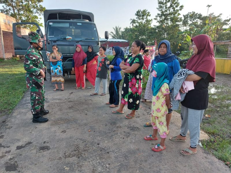 Kapten Infanteri Winarto Dampingi Para Orang Tua Lepas Anak Anak Berangkat City Tour