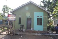 Senyum Semringah Nenek Kalena Lihat Rumahnya Selesai Dibedah