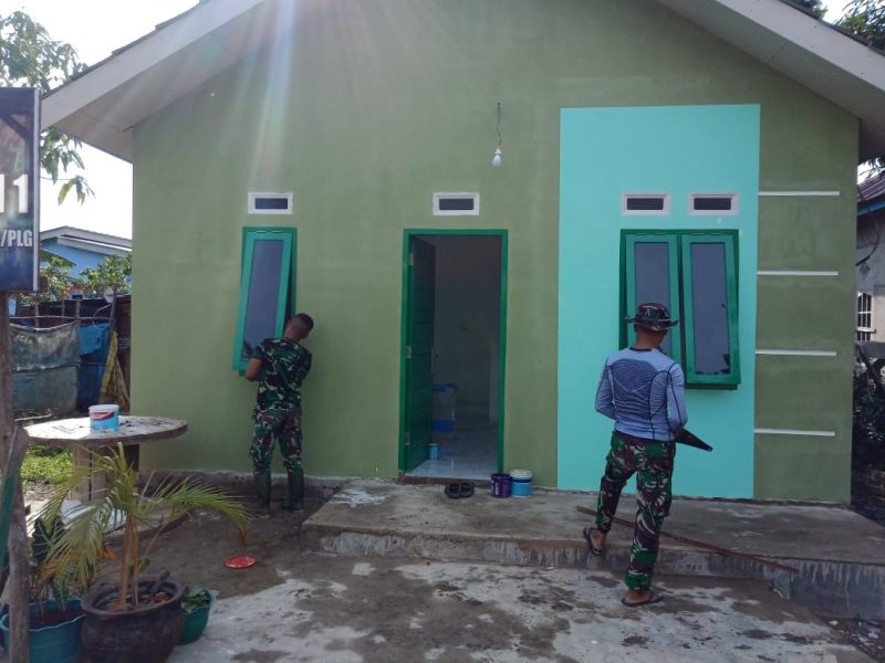 Satgas TMMD Ikut Bahagia Selesai Bedah Rumah Kalena