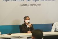 Direktur Niaga dan Manajemen Pelanggan PLN, Bob Saril melakukan Konferensi Pers di Jakarta, Selasa (9/3).