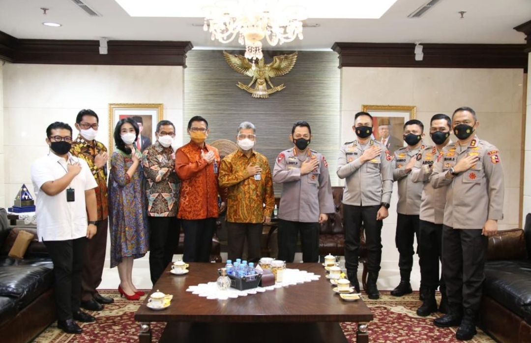 KAPOLRI Jenderal Listyo Sigit Prabowo menggelar silahturahmi dengan pimpinan Bank BRI.