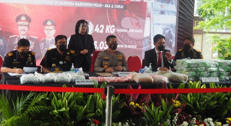 Direktorat Tindak Pidana Narkoba Bareskrim Polri menggagalkan peredaran narkoba sabu seberat 42,337 Kilogram (Kg) dan 85.038 butir ekstasi. Itu merupakan hasil operasi gabungan bersama Bea Cukai.
