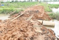 Satgas TMMD Kodim 0418 Lakukan Pemasangan Gorong Gorong