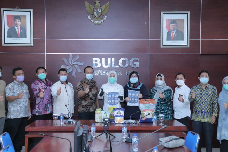 Pastikan Ketersediaan Pangan, Wakil Walikota Fitrianti Agustinda lakukan Kunjungan ke Perum Bulog Divisi Regional Sumsel & Babel, Jumat 9 April 2021
