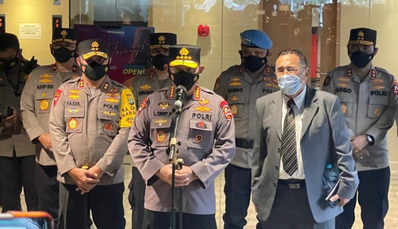 Jenderal Polisi Listyo Sigit Prabowo bersyukur puncak perayaan Paskah di Indonesia berlangsung lancar dan aman. TNI-Polri kata dia, selalu melaksanakan pengawalan dan pengamanan sampai seluruh rangkaian kegiatan berjalan dengan tuntas.