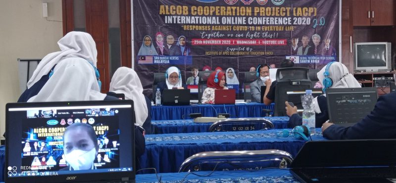  Sekolah Menengah Kejuruan Negeri (SMKN) 6 Palembang ditunjuk sebagai tuan rumah untuk mewakili Indonesia dalam Alcob Cooperation Project (ACP) International Conference Online yang digelar secara daring, Rabu (8/4/2021). (photo: Abror Vandozer)