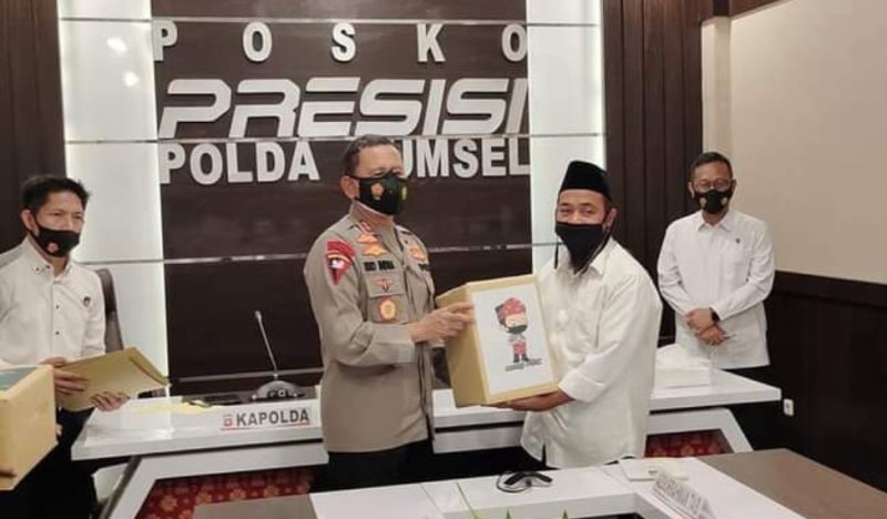 6 orang mantan narapidana teroris (Napiter) di wilayah kota Palembang bersilaturahmi dengan Kapolda Sumsel Irjen Pol Prof DR Eko Indra Heri S MM bersama jajarannya, Rabu (14/4/2021).
