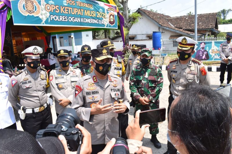 Tinjau Langsung Pospam dan Penyekatan di OKI, Kapolda Sumsel: Ini Bukan Kaleng Kaleng