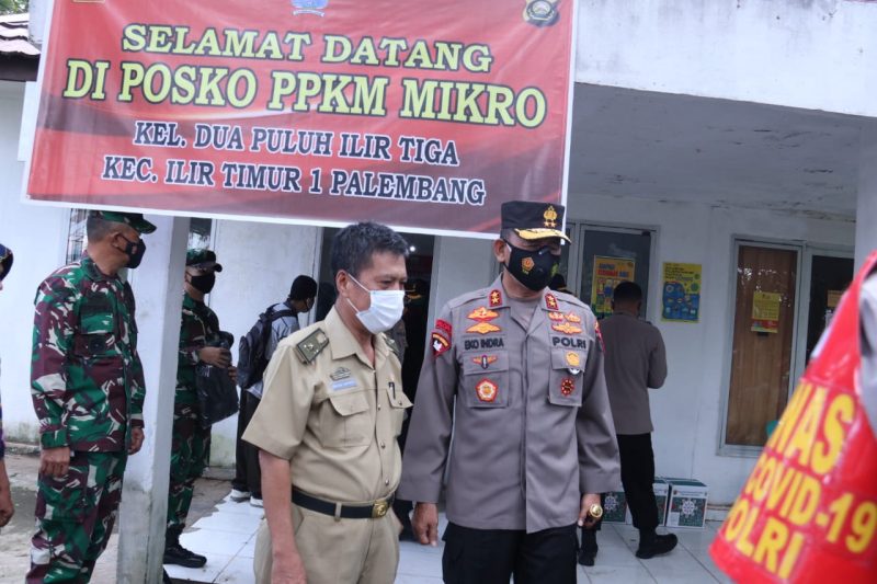 Kapolda Sumsel Bersama Pangdam II Sriwijaya Tinjau Posko PPKM Wilayah Palembang